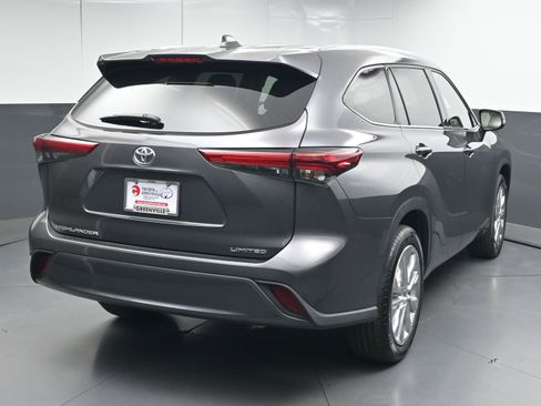 Used 2023 Toyota Highlander L image 8