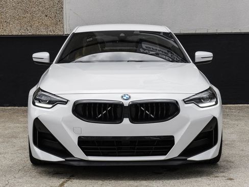 Used 2022 BMW 230i Coupe w/ M Sport Package RWD image 4