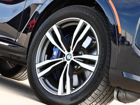 Used 2026 BMW X7 xDrive40i image 9