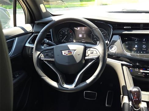 Used 2024 Cadillac XT6 Sport w/ Technology Package image 13