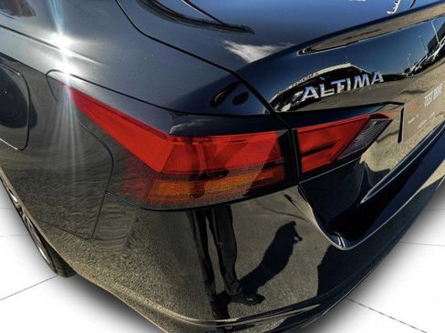 Used 2025 Nissan Altima 2.5 SV image 56