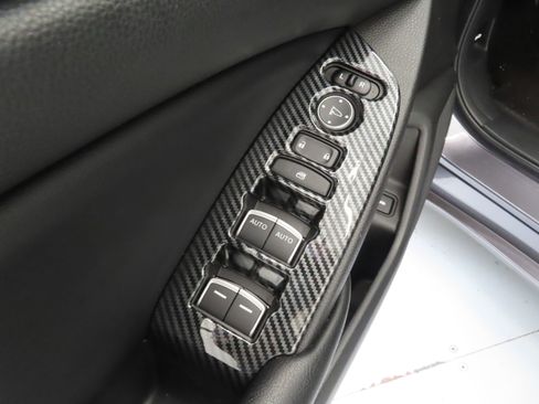 Used 2018 Honda Accord Sport image 12