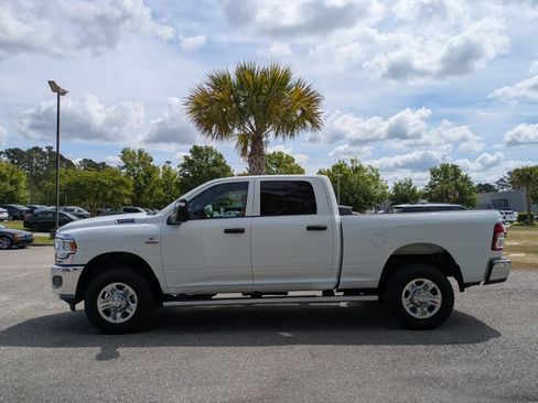 Used 2024 RAM 2500 Tradesman w/ Chrome Appearance Group image 9
