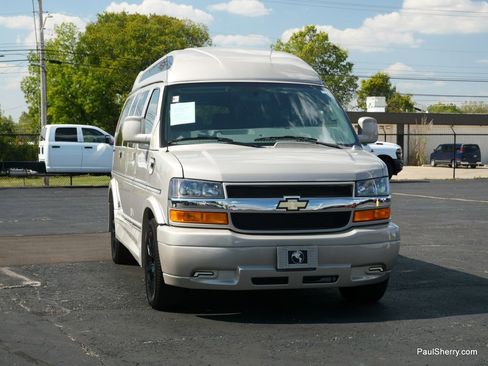 Used 2023 Chevrolet Express 2500 image 21