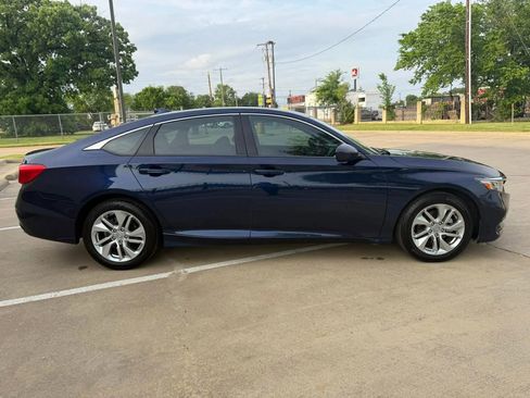 Used 2018 Honda Accord LX image 5