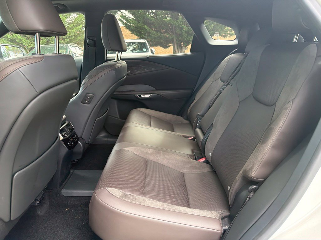 Certified 2025 Lexus RX 450h AWD w/ Convenience Package image 19