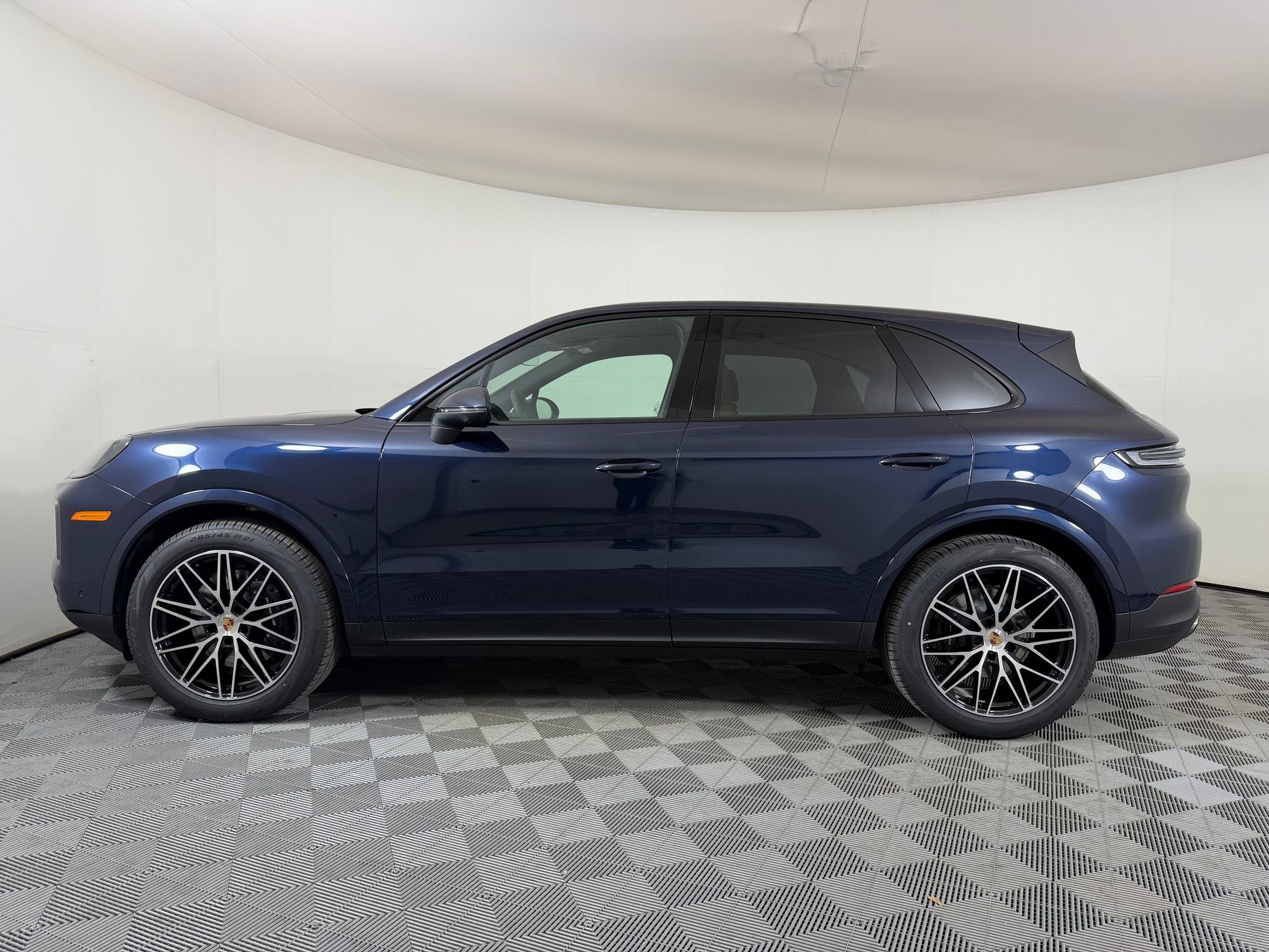 Used 2026 Porsche Cayenne AWD/4WD image 2