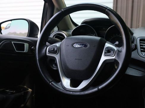 Used 2014 Ford Fiesta SE w/ Exterior Protection Package FWD image 9