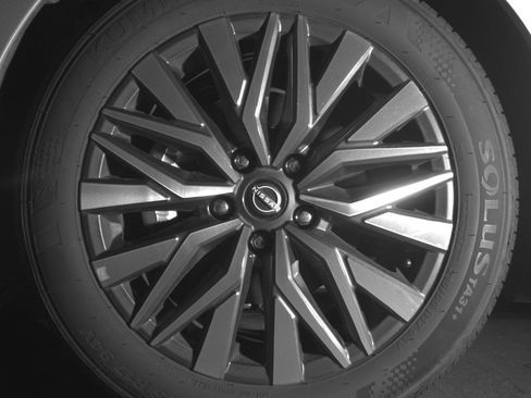 Used 2025 Nissan Altima 2.5 SV FWD image 12