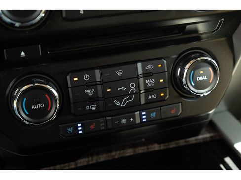 Used 2017 Ford F350 Lariat w/ Lariat Ultimate Package AWD/4WD image 28
