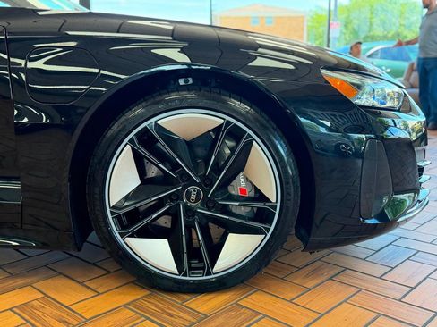 Used 2024 Audi RS e-tron GT w/ Carbon Performance Package AWD/4WD image 13