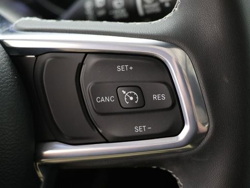 Used 2023 Jeep Wrangler Unlimited Sahara w/ Cold Weather Group AWD/4WD image 19