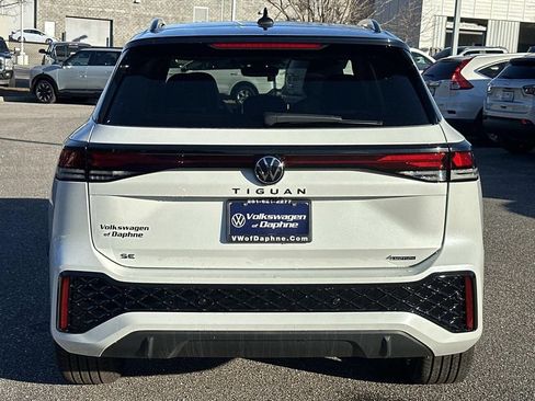 New 2026 Volkswagen Tiguan SE R-Line AWD/4WD image 3