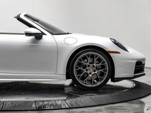 Used 2025 Porsche 911 Carrera RWD image 27