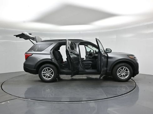 New 2026 Ford Explorer Active RWD image 4