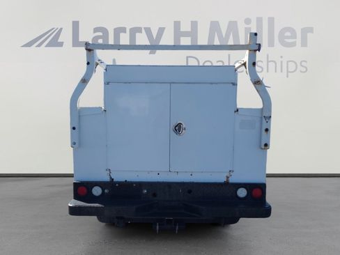 Used 2018 RAM 2500 Tradesman w/ Chrome Appearance Group image 4