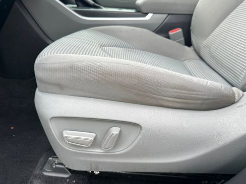 Used 2021 Toyota Highlander LE image 13