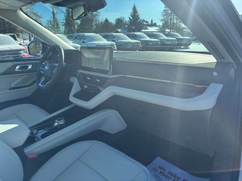 New 2026 Ford Explorer Platinum w/ LUX Leather Package AWD/4WD image 23