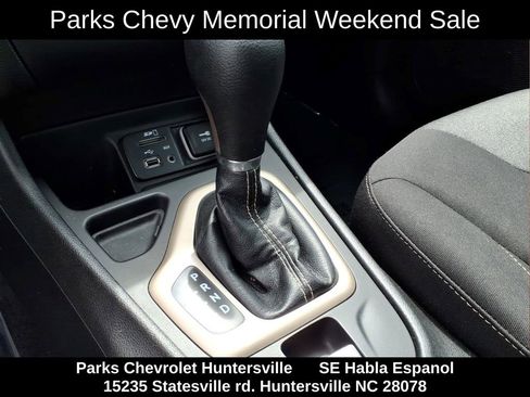 Used 2017 Jeep Cherokee Sport FWD image 7