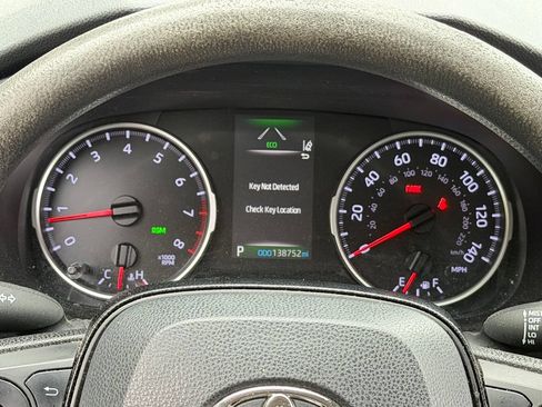 Used 2020 Toyota RAV4 XLE AWD/4WD image 43