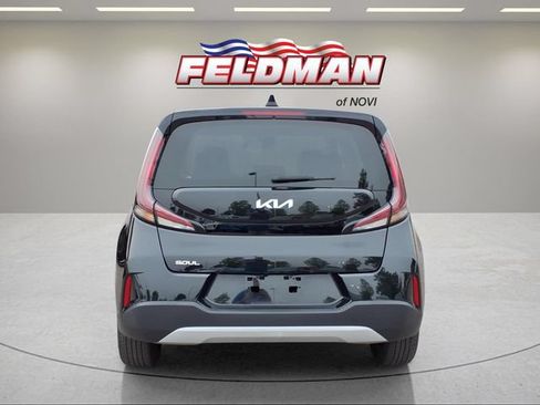 Used 2023 Kia Soul LX FWD image 4