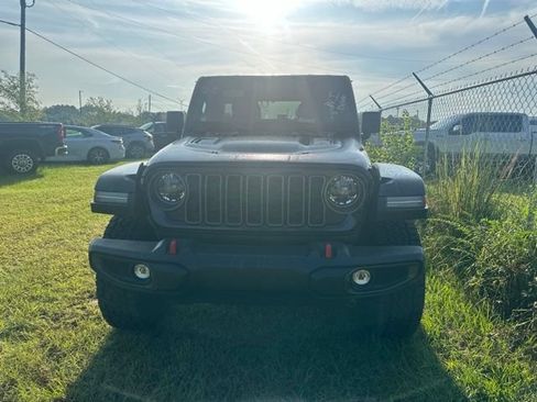Used 2025 Jeep Wrangler Unlimited Rubicon AWD/4WD image 12