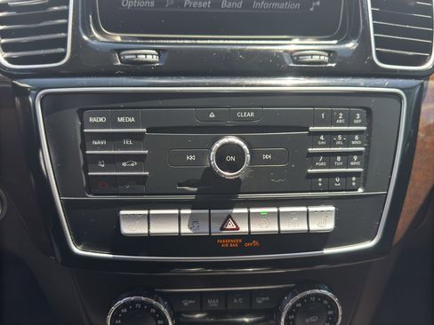 Used 2019 Mercedes-Benz GLS 450 4MATIC image 32