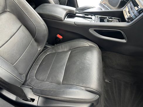 Used 2019 Jaguar F-PACE S image 26