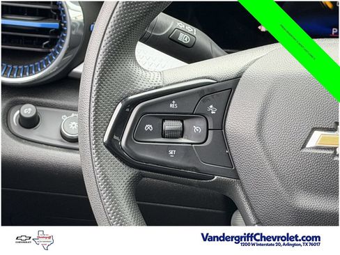 Certified 2025 Chevrolet Trax LT FWD image 14