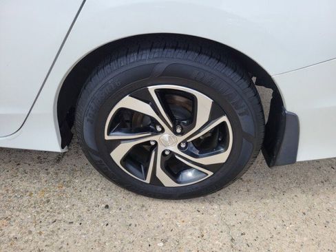 Used 2016 Honda Accord LX image 8