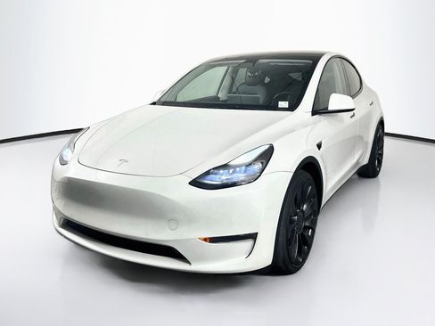 Used 2022 Tesla Model Y Performance AWD/4WD image 3