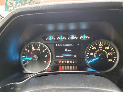 Used 2016 Ford F150 XLT image 11