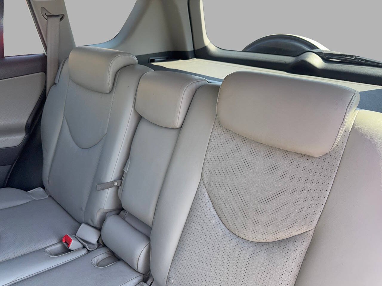 Used 2011 Toyota RAV4 Limited w/ Limited Extra Value Pkg FWD image 23