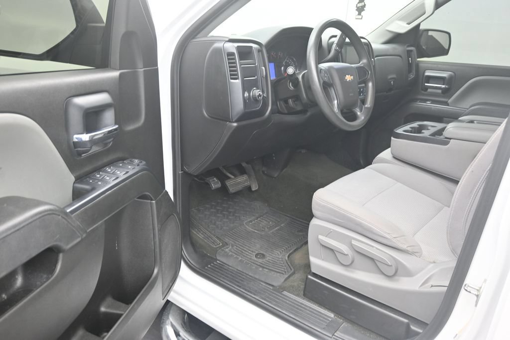 Used 2018 Chevrolet Silverado 1500 Custom w/ Custom Value Package RWD image 10