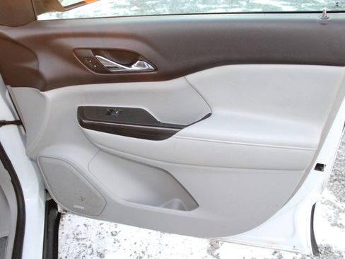 Used 2017 GMC Acadia SLT image 22