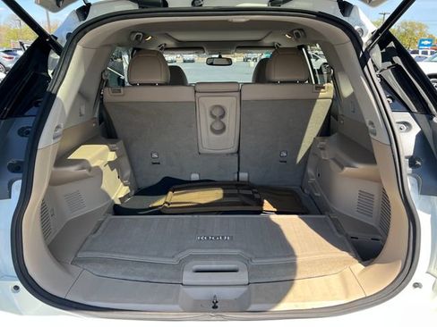 Used 2015 Nissan Rogue SL w/ SL Premium Package image 42