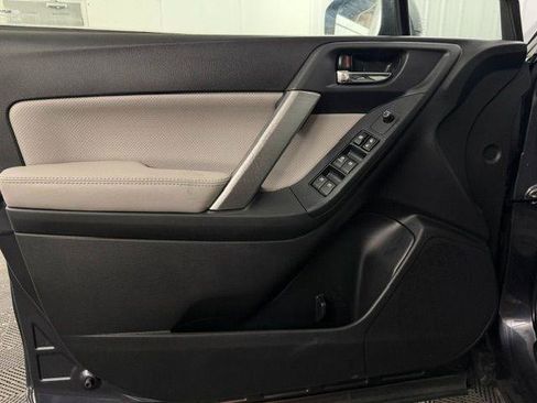 Used 2016 Subaru Forester 2.5i Limited AWD/4WD image 7
