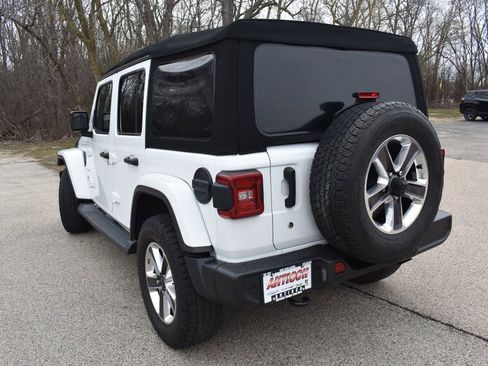 Used 2018 Jeep Wrangler Unlimited Sahara AWD/4WD image 5