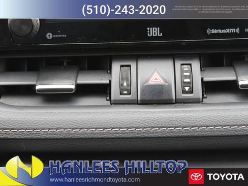 Used 2021 Toyota RAV4 XLE Premium image 28