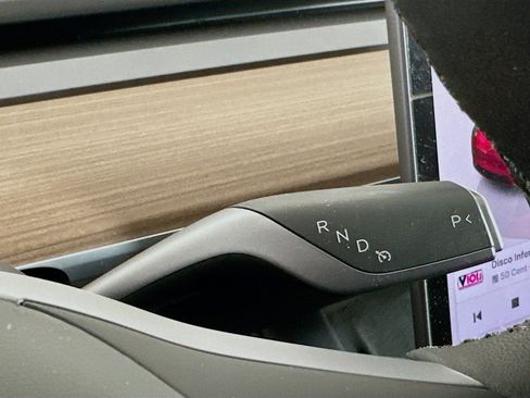 Used 2025 Tesla Model Y Long Range image 23