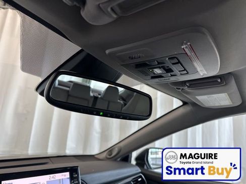 Used 2021 Toyota Camry XLE w/ Navigation Upgrade Package image 5