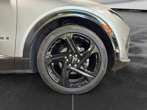 Used 2024 Chevrolet Equinox EV RS FWD image 34