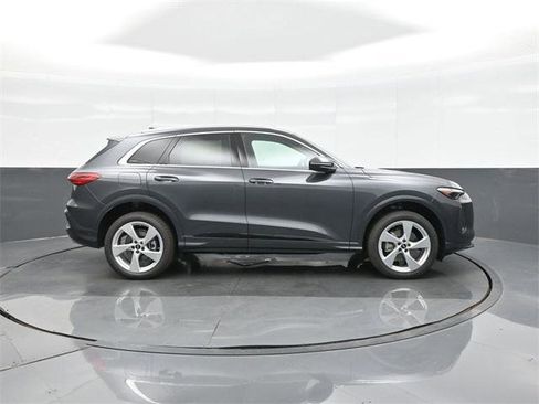 New 2025 Audi Q5 Premium Plus image 8