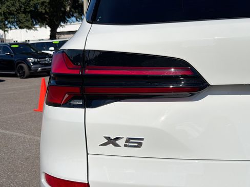 Used 2024 BMW X5 sDrive40i w/ M Sport Package image 10