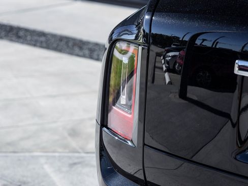 Used 2025 Rolls-Royce Cullinan image 14