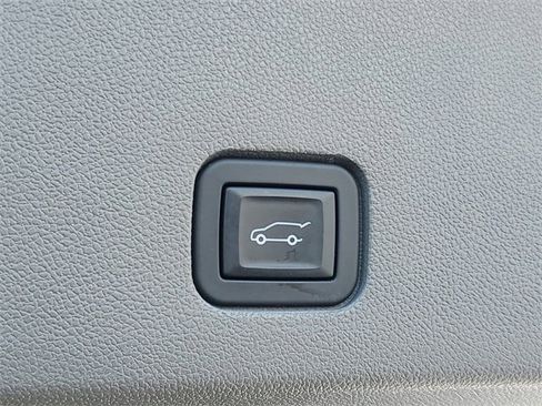 Certified 2024 Cadillac XT6 Premium Luxury w/ Technology Package image 10