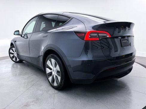 Used 2021 Tesla Model Y Long Range image 2