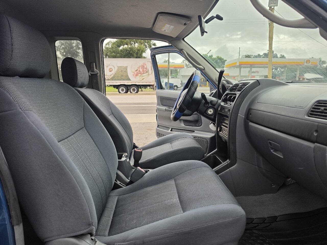 Used 2004 Nissan Frontier XE w/ (VTP) Value Truck Pkg RWD image 18