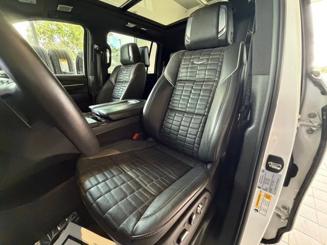 Used 2023 Cadillac Escalade ESV Premium Luxury Platinum AWD/4WD image 20