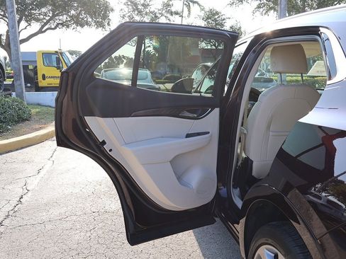 Used 2023 Buick Envision Avenir image 29